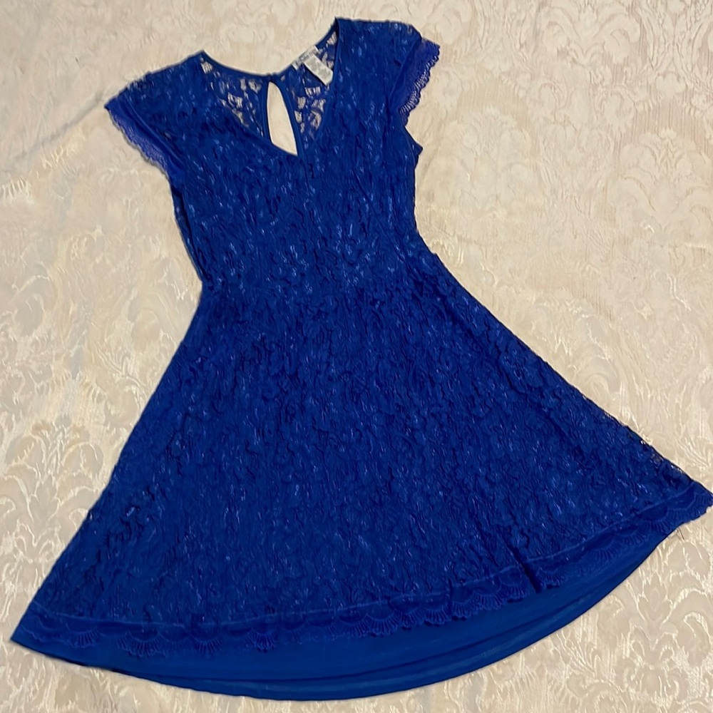 Beautiful blue dress!